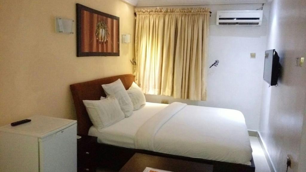 Ben Auto Hotel Lagos Exterior foto